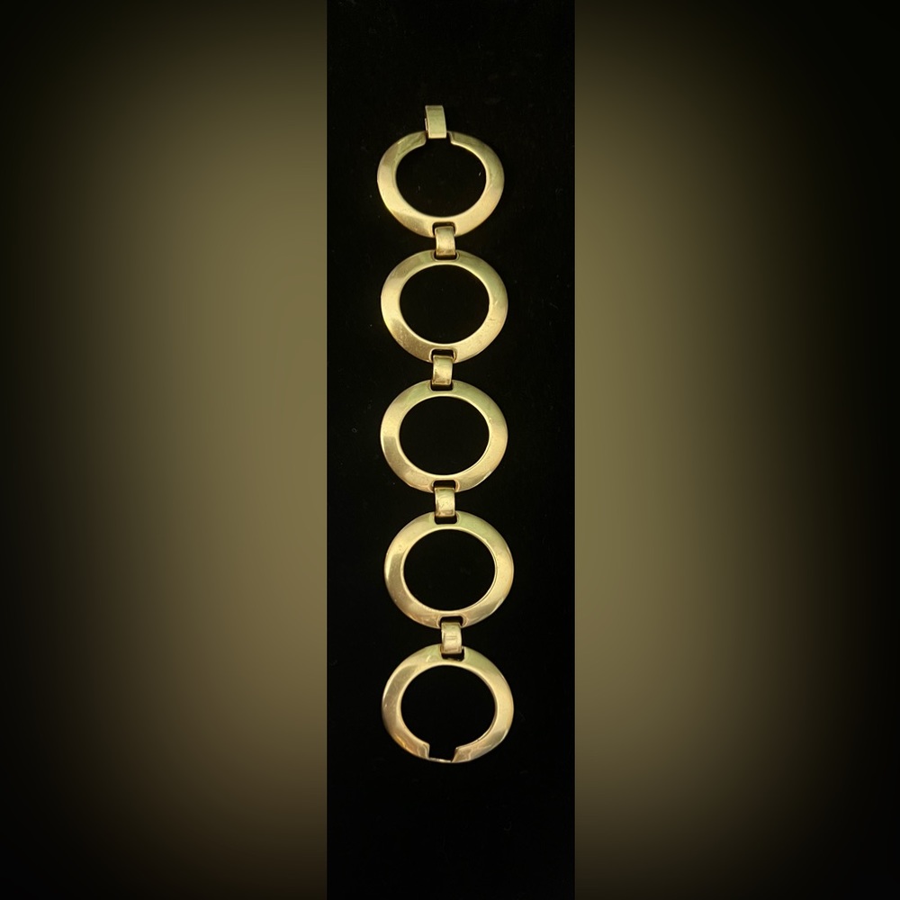 Gold fashion bracelet